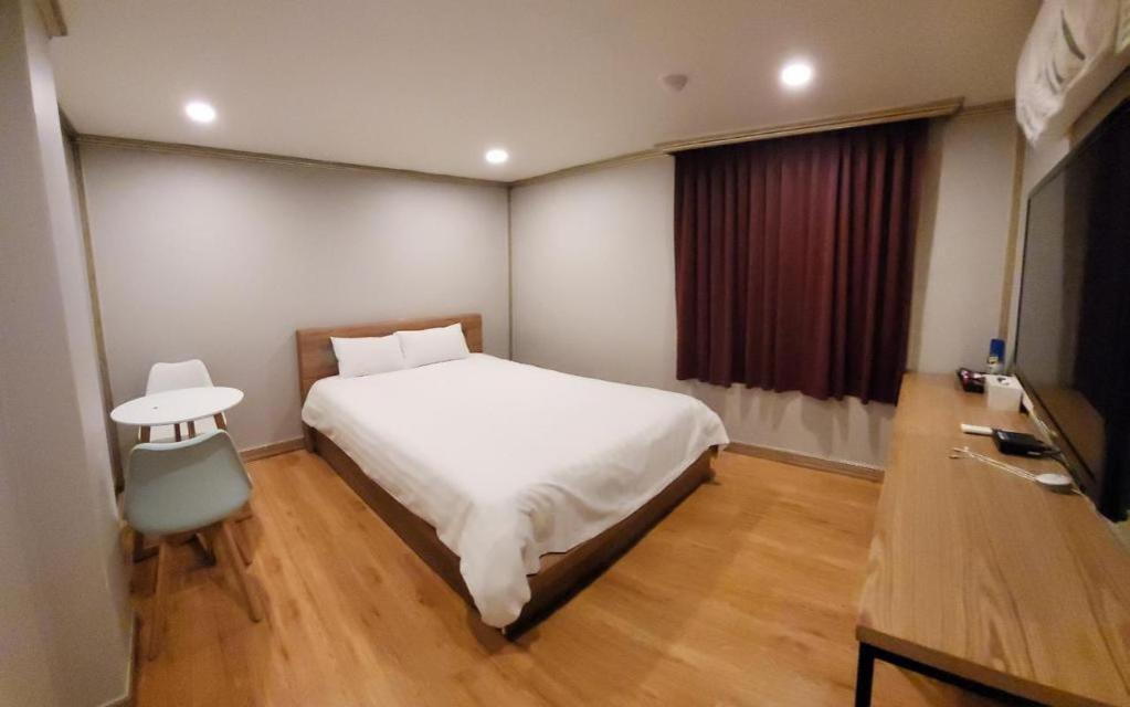 Emerald Ace Hotel Jeju Exteriör bild
