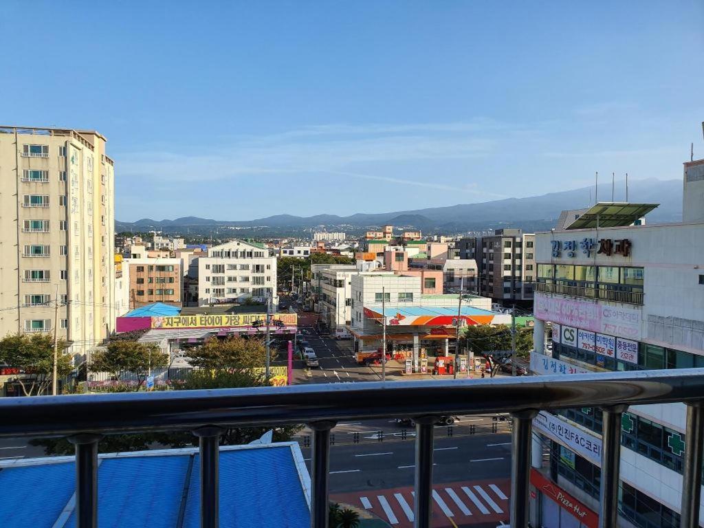 Emerald Ace Hotel Jeju Exteriör bild